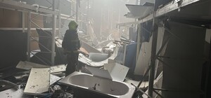 Атака на Одещину: окупанти вдарили по цивільному судну та складах, загинув капітан