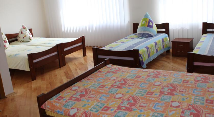 Довідник - 1 - Хостел Біля Парку\Bilia Parku Hotel