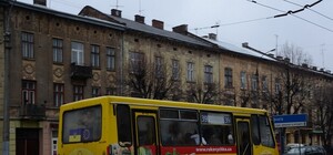 Львів'ян закликають фотографувати бруд в автобусах