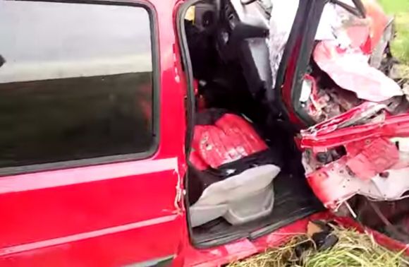 Новина - Події - Вщент:на Львівщині водій заснув за кермом та "влетів" у вантажівку (відео)