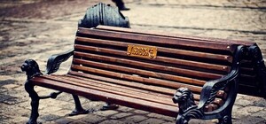 Шоколадна, ягідна, патріотична: ТОП-6 незвичайних лавочок Львова