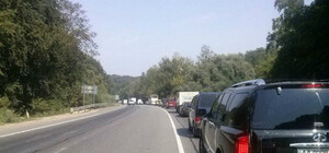 Через ДТП - виїзд зі Львова  заблокований