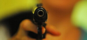 Скандал: у Львові озброєний міліціонер напав на бригаду енергетиків