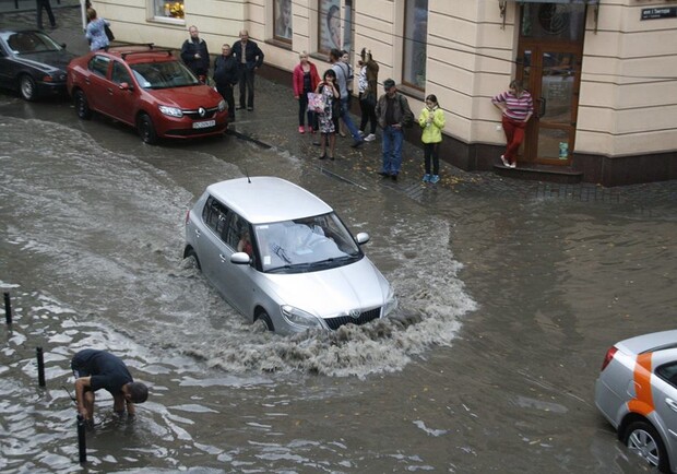 Новина - Події - Львів затопило вже вдруге за тиждень (фото)