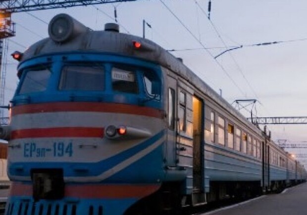 Новина - Транспорт та інфраструктура - На свята змінюється графік руху приміських потягів зі Львова