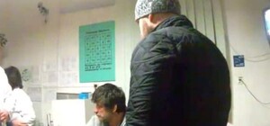 На Західній Україні екс-депутат втікав від поліції  на авто з шампанським у руці (відео)