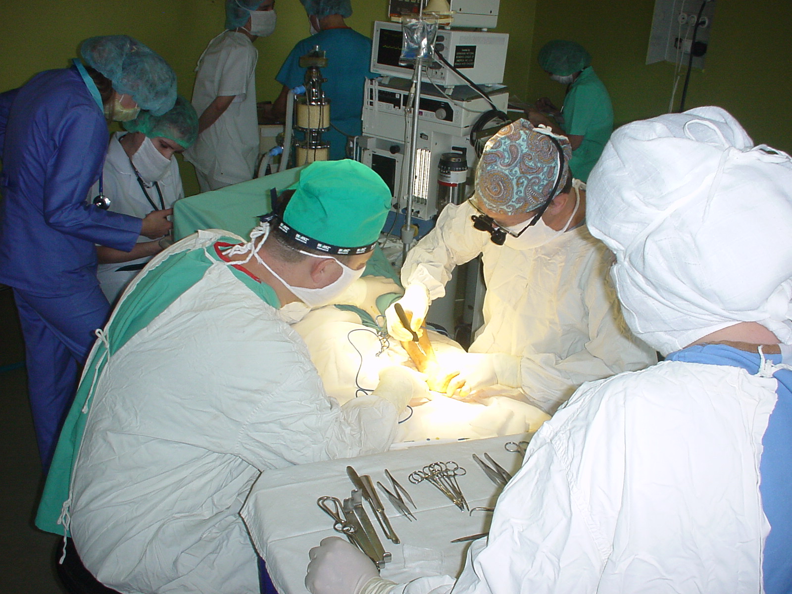 Новина - Події - Львівські хірурги зробили унікальну операцію хворій дитині