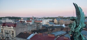 Львів'янин-екстремал розповів, як гуляв по дахах Оперного театру ( фоторепортаж)