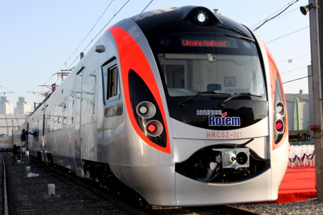 Новина - Транспорт та інфраструктура - Розпочав діяти новий розклад руху швидкісних поїздів "Інтерсіті+" між Львовом і Києвом