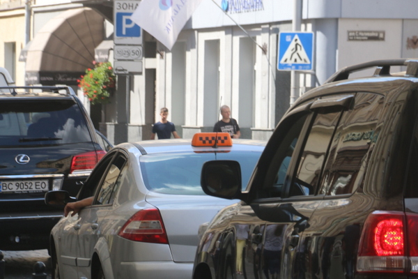 Новина - Події - Таксисти Львова: хто возить львів’ян та гостей міста