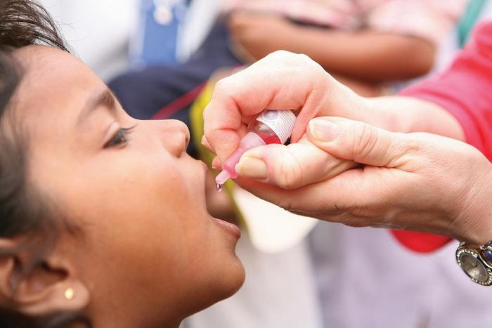 Новина - Події - Батькам на замітку: в поліклініки Львова завезли вакцину від поліомієліту