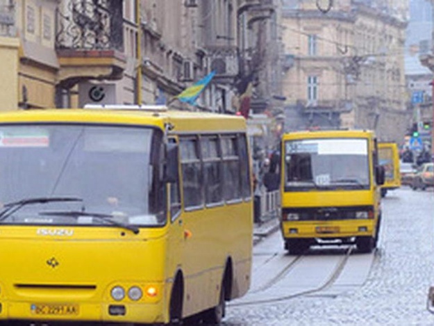 Новина - Транспорт та інфраструктура - Невже: маршрутки з Жовкви знову їздять у центр Львова