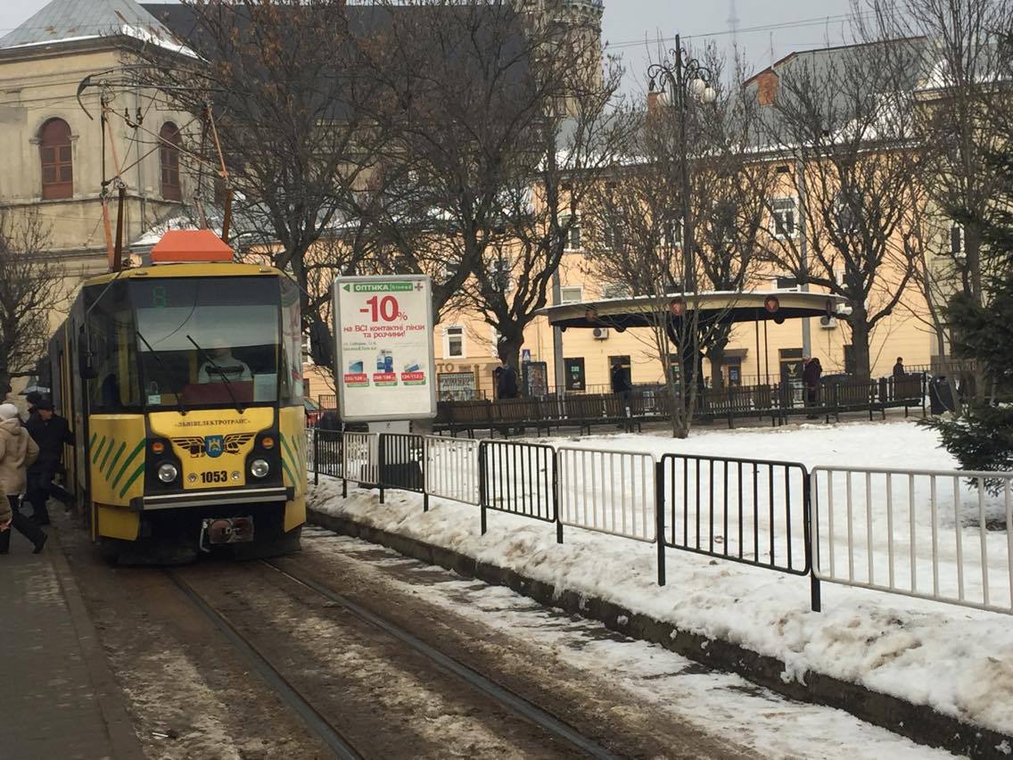 Новина - Транспорт та інфраструктура - Докладно: як у транспорті Львова платити за допомогою смартфону