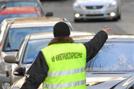 Новина - Події - У Львові водій наїхав на патрульного, який обмежив рух