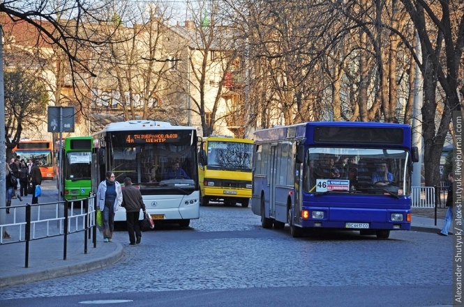 Новина - Події - Не мерзни на зупинці: один з автобусних маршрутів Львова курсує за зміненим напрямком