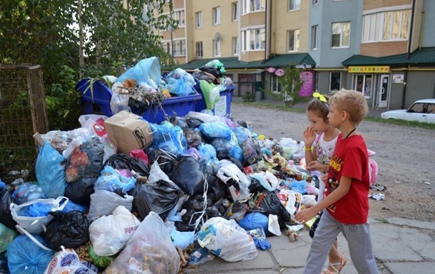 Новина - Події - Критична ситуація: садочки та школи Львова потопають у смітті