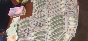 50 тисяч $: начальника львівського СІЗО спіймали на хабарі