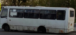 Розсипаються на очах:  під час руху у Львові розвалилася ще одна маршрутка