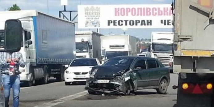 Новина - Події - Четверо постраждалих: на автодорозі Київ - Чоп відбулась потужна ДТП