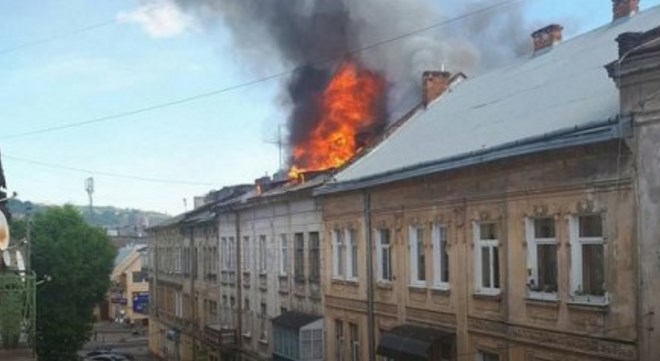 Новина - Події - Знову: у Львові сталася ще одна масштабна пожежа в житловому будинку
