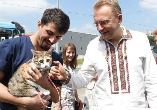 Новина - Події - Перший в Україні: у Львові відкрили Центр "всиновлення" безпритульних тварин