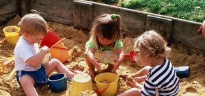 До уваги батьків: у яких львівських парках безпечні пісочниці