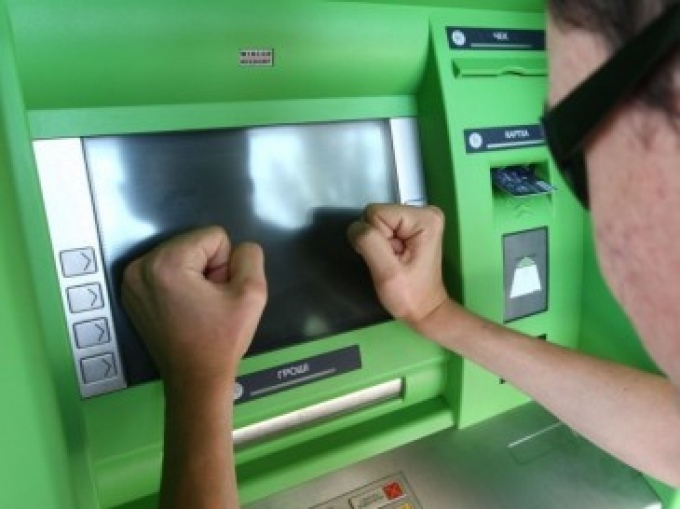 Новина - Події - Дайте грошей: на Львівщині 17-річний хлопець розбив п'ять банкоматів