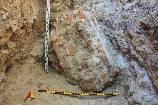 Новина - Події - Фотофакт: у Львові археологи знайшли фрагмент Високого замку