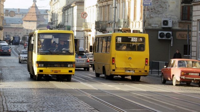 Новина - Транспорт та інфраструктура - На місяць: ще дві львівські маршрутки курсуватимуть за зміненим графіком