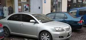 Фотофакт: машину мера Львова припаркували на місці для людей з інвалідністю