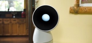 Фотографує, жартує і сміється: львівський робот потрапив у ТОП-25 винаходів року