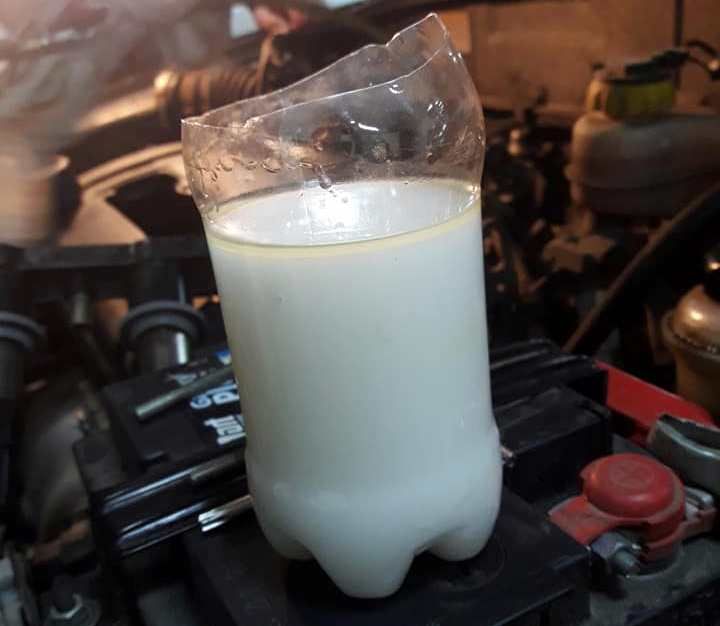 Новина - Транспорт та інфраструктура - Далеко не заїдеш: на львівській заправці в автомобілі заливали "молоко"