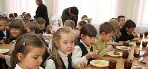 Ні в чому собі не відмовляй: на харчування львівських школярів виділили 14 гривень