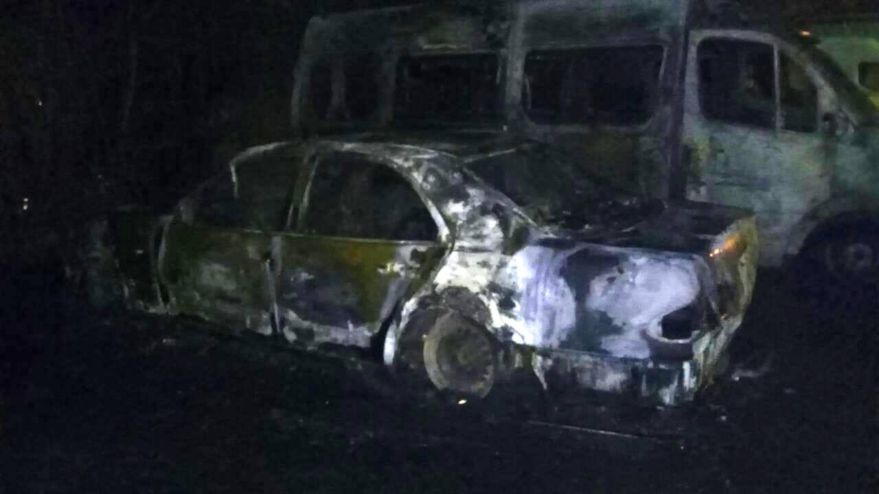 Новина - Події - Як сірники: на парковці у Львові згоріли автомобілі