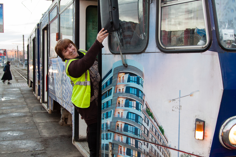 Новина - Люди міста - З камерою у кабіні: за кермом львівського трамваю роз’їжджає відома відеоблогерша