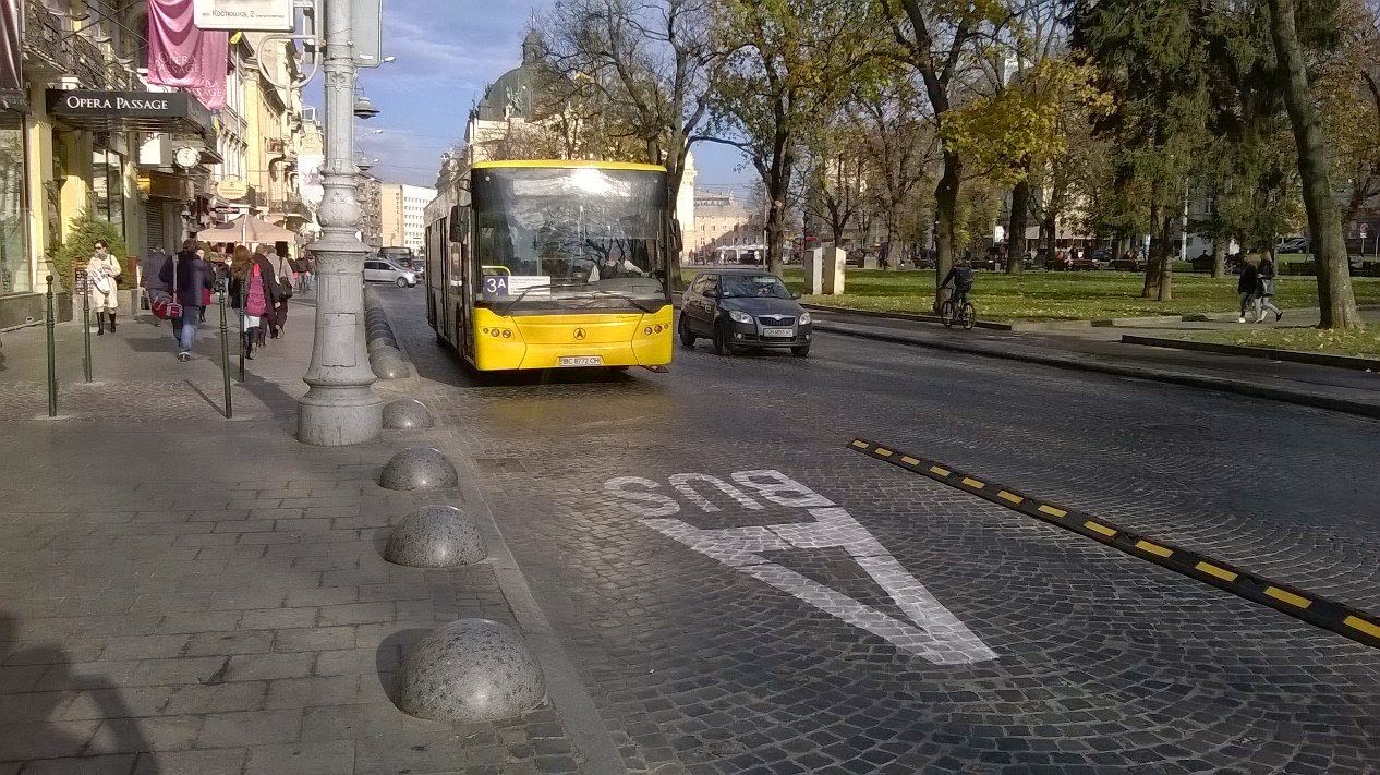 Новина - Транспорт та інфраструктура - Поїде швидше: на вулиці Городоцькій облаштують смугу для громадського транспорту