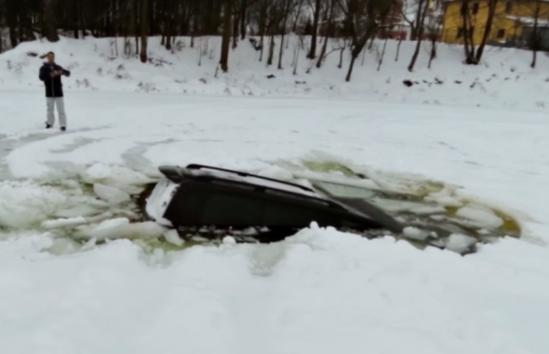 Новина - Події - Розважилися: на Львівщині підлітки втопили викрадений автомобіль