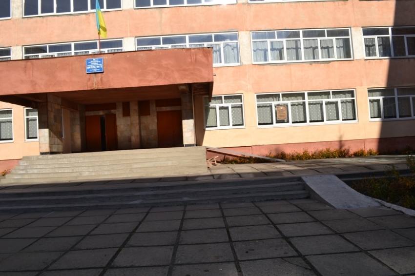 Новина - Події - Побавився балончиком: у львівській школі постраждали десятеро учнів