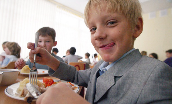 Новина - Події - Сирники замість каші: у львівських школах стартував проект "Обід на вибір"