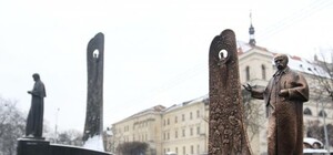 Простояв недовго: у Львові демонтували пам'ятник Шевченку