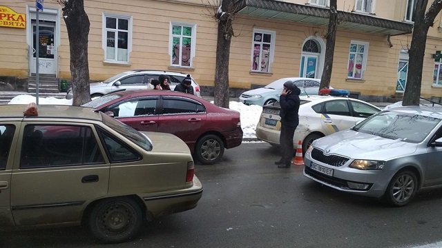 Новина - Події - Так тікав, що не помітив: у Львові п’яний водій збив жінку, яка фотографувала ДТП