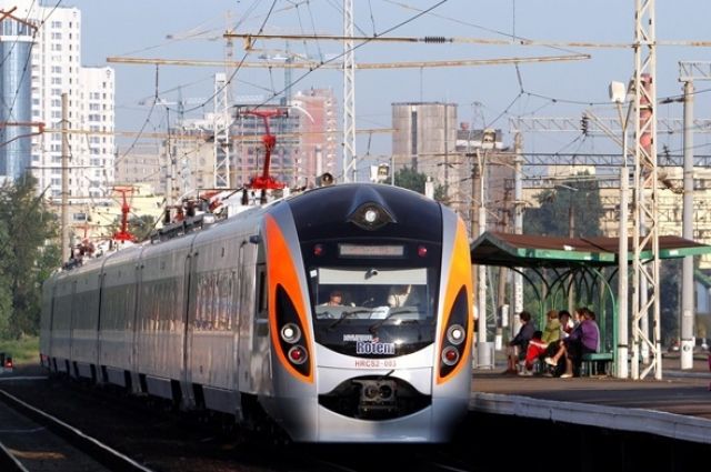 Новина - Транспорт та інфраструктура - Забудь про черги: "Укрзалізниця" відкрила онлайн-продаж квитків на ще один міжнародний потяг зі Львова