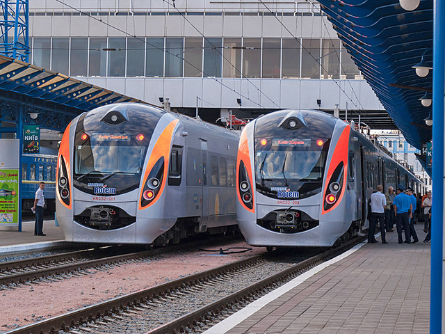 Новина - Транспорт та інфраструктура - Подарунок до Великодня: "Укрзалізниця" призначила додаткові потяги до Львова