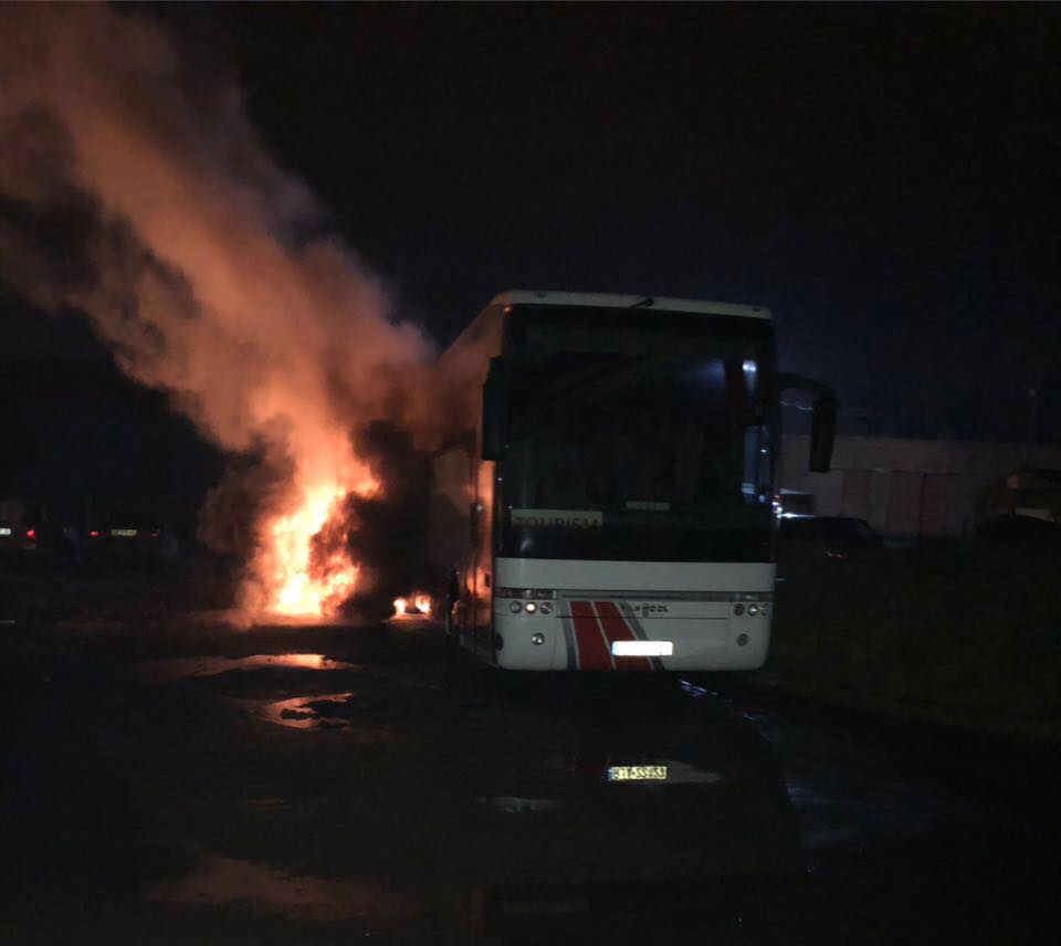 Новина - Події - Новина виявилася фейком: у Львові підпалили польський автобус