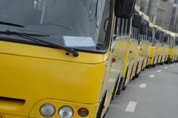 Новина - Транспорт та інфраструктура - Приїхали: львівська поліція не випустила на маршрути 23 автобуси