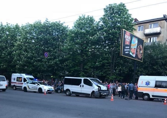 Новина - Події - Не розминулися на перехресті: у Львові потрапили у ДТП жінка з немовлям