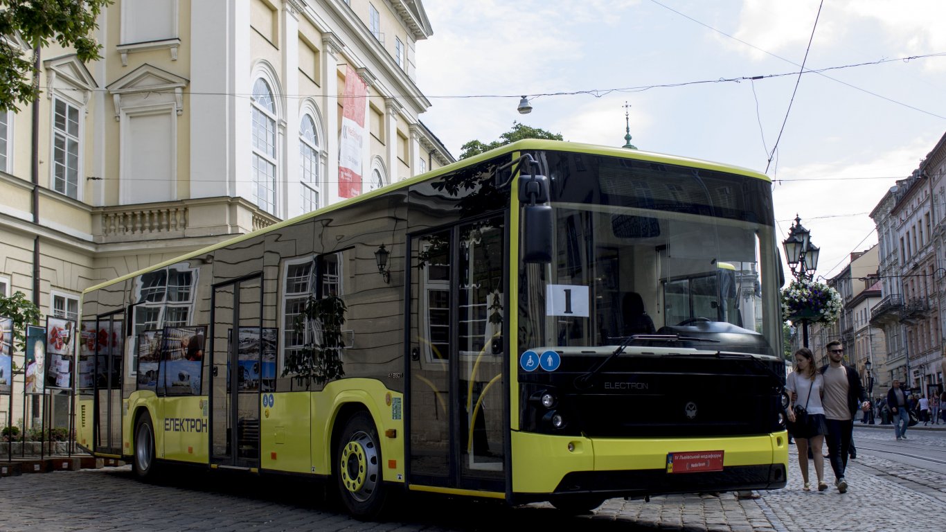 Новина - Транспорт та інфраструктура - Закачаєшся: у яких львівських автобусах вже встановили Wi-Fi