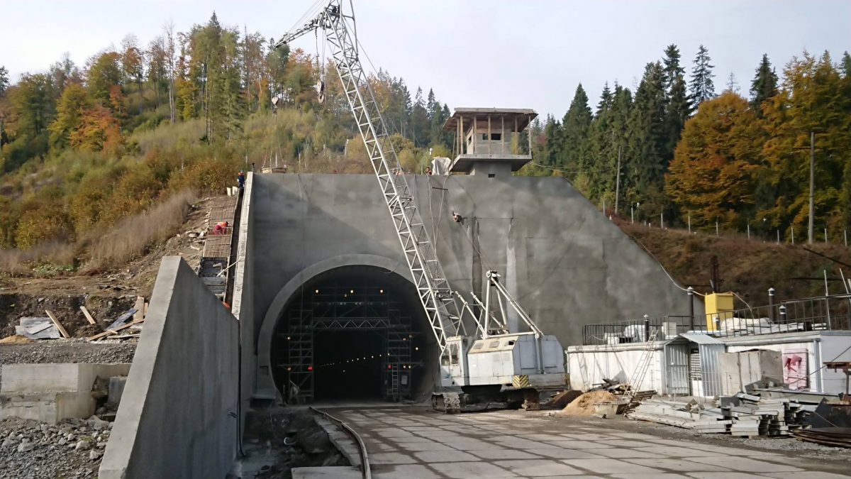 Ремонт Бескидського тунелю завершено