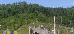 Що це дає українцям: Порошенко відкрив Бескидський тунель на Львівщині