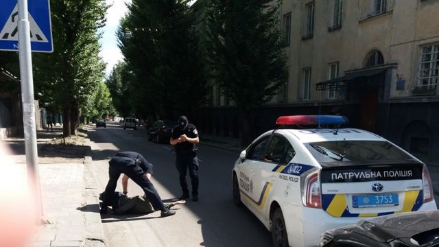 Новина - Події - ДТП на Студентській: автомобіль львівських патрульних збив пішохода